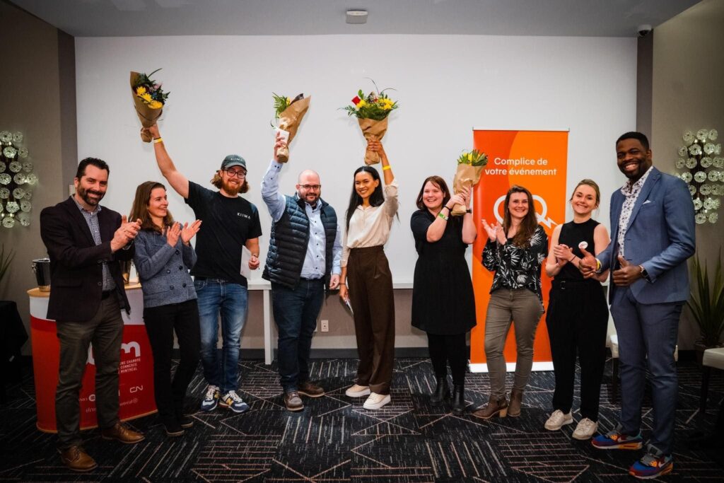 Équipe Écoplast avec le prix du concours de pitch JCCM au sommet GRRAM 2023.