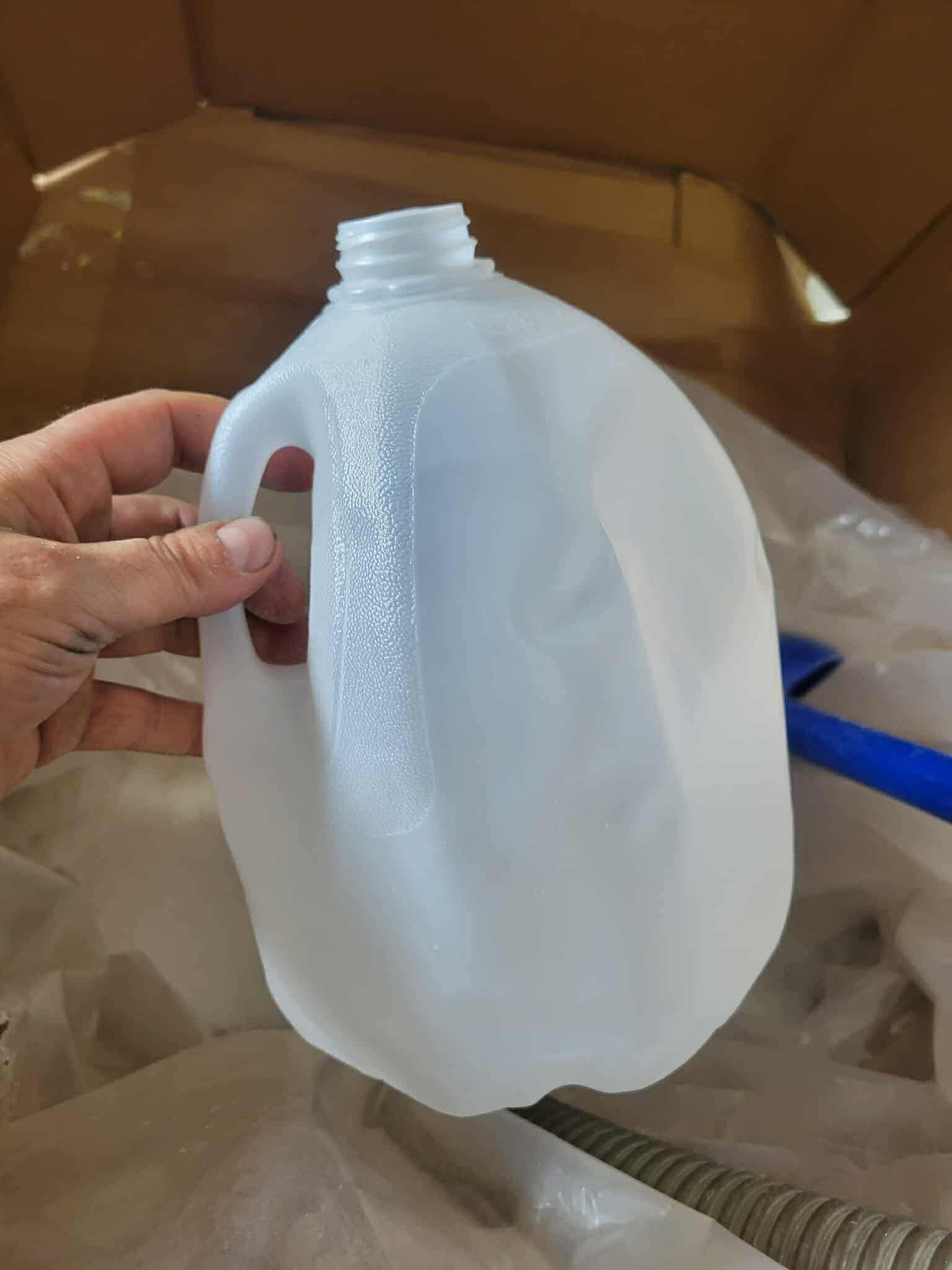 Recyclage gallon de lait plastique PEHD