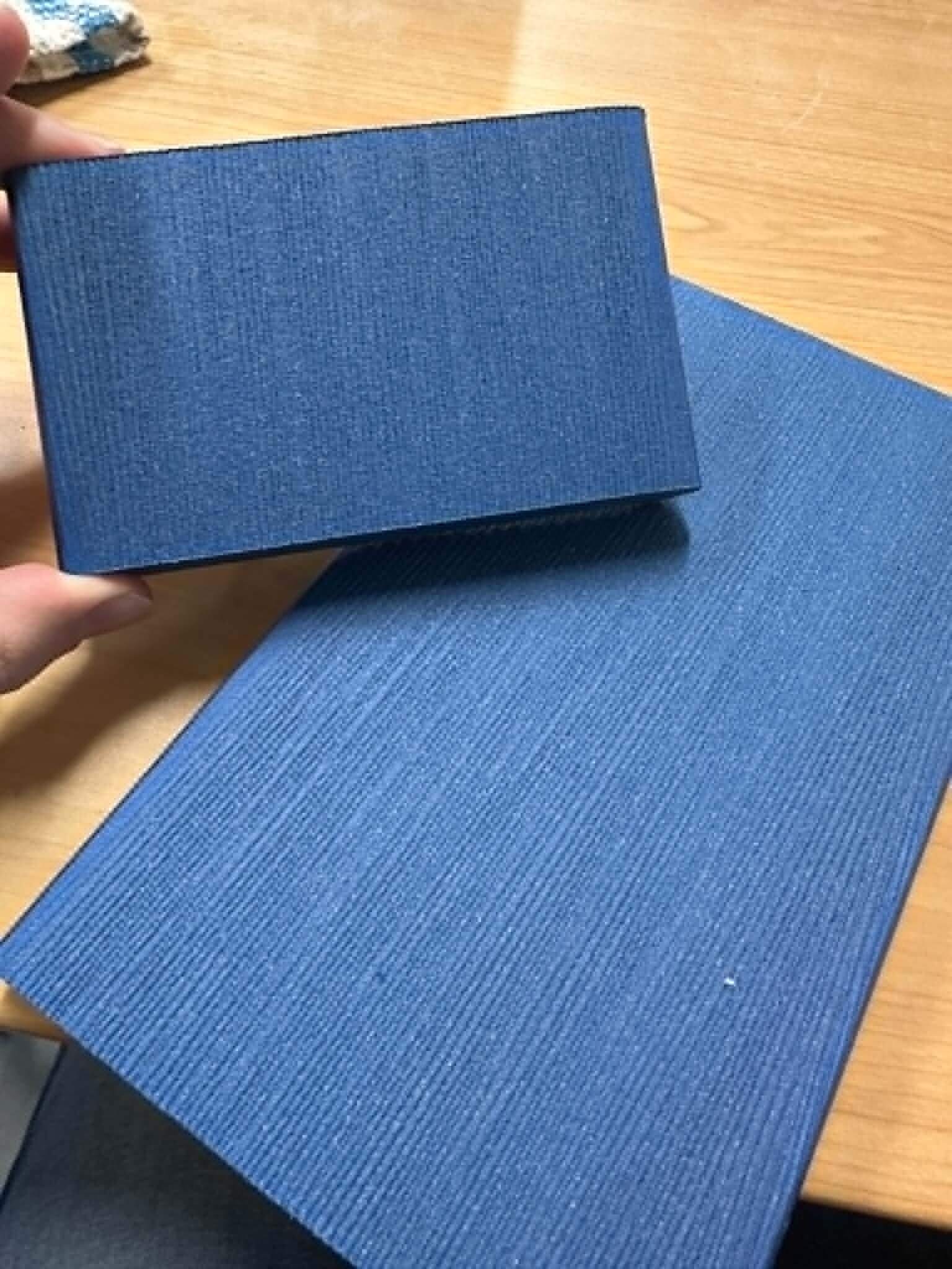 Premier test de bleu brosse pour planche de composite Naturodeck