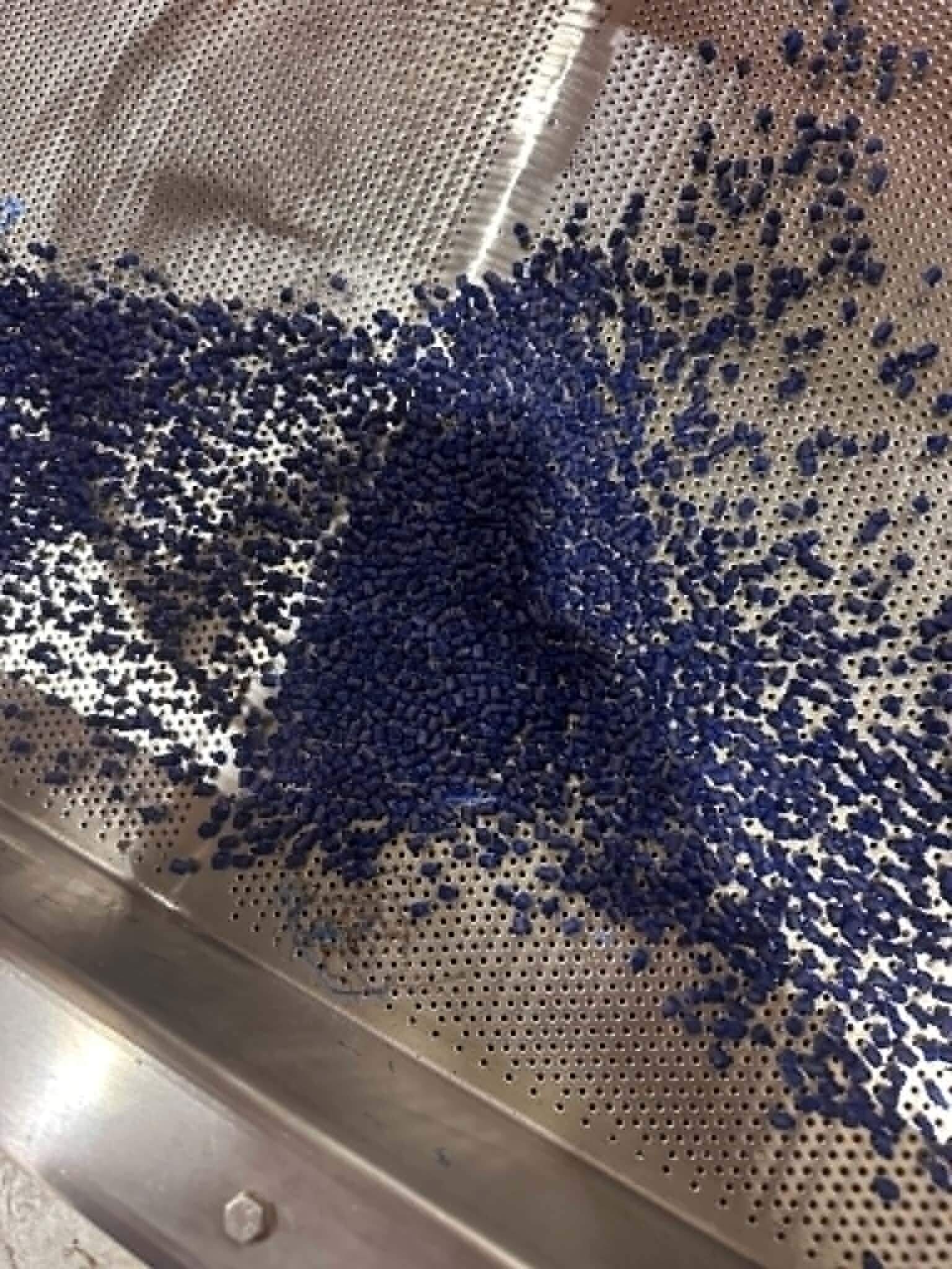 Resine sur mesure de couleur bleu en compound de WPC pour planche de composite